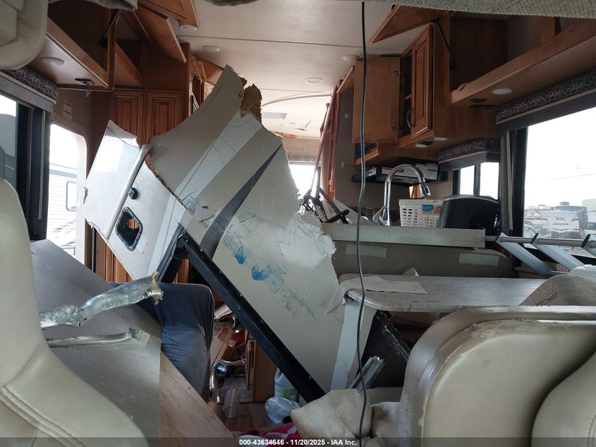 2017 Ford E-450 Cutaway VIN: 1FDXE4FS1HDC18741 Lot: 43634646