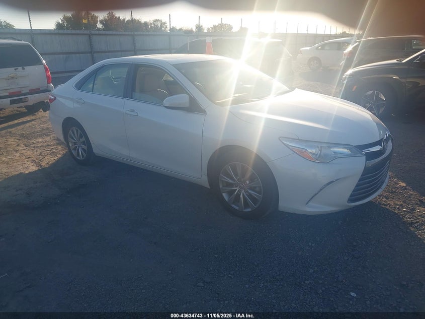 TOYOTA CAMRY XLE