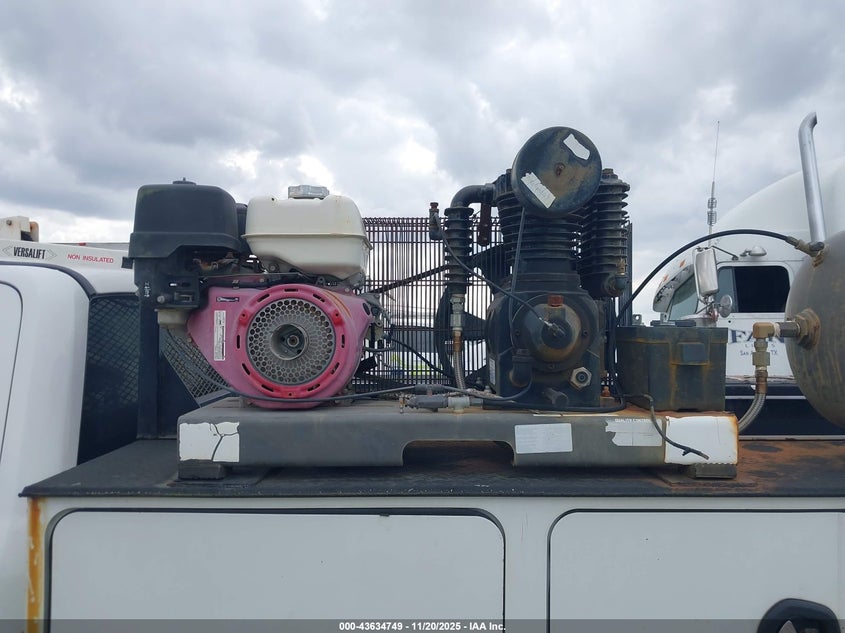 2019 Ford F-350 Chassis Xlt VIN: 1FD8X3H64KEF22141 Lot: 43634749