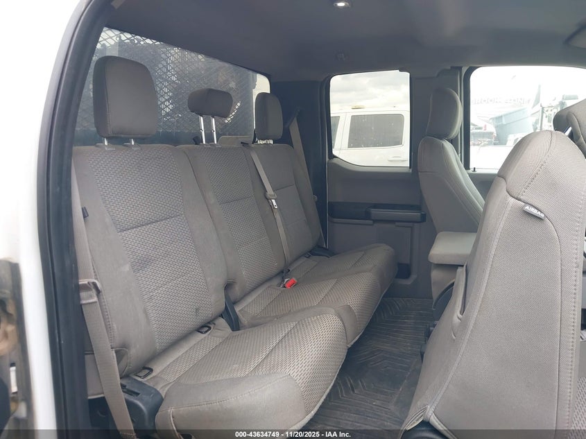 2019 Ford F-350 Chassis Xlt VIN: 1FD8X3H64KEF22141 Lot: 43634749