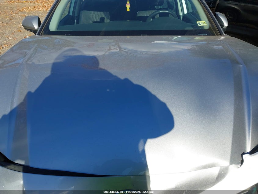 2025 TOYOTA CAMRY LE 4T1DBADK3SU502702