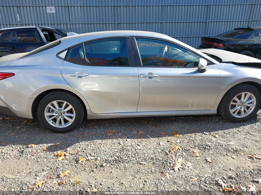 2025 TOYOTA CAMRY LE 4T1DBADK3SU502702