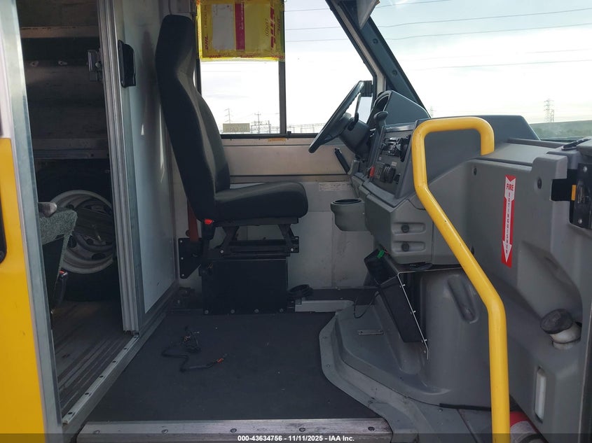 2017 Isuzu Reach VIN: JALB4T178H7W00521 Lot: 43634756