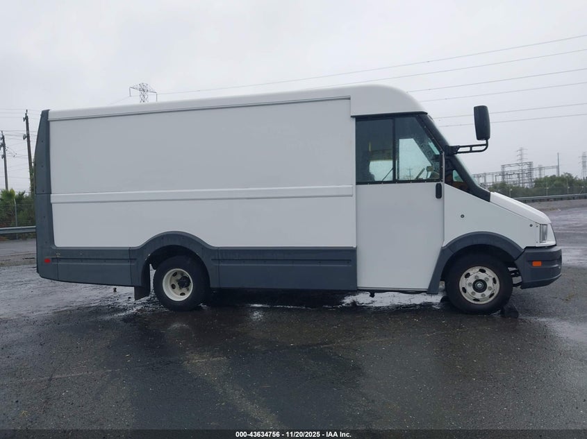 2017 Isuzu Reach VIN: JALB4T178H7W00521 Lot: 43634756