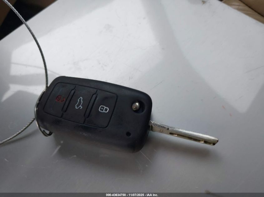 2004 Volkswagen Jetta Gls 2.0L VIN: 3VWSK69M04M037187 Lot: 43634758