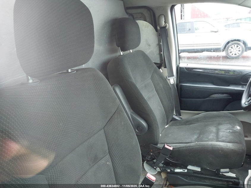 2015 Ram Cargo Tradesman VIN: 2C4JRGAG9FR681112 Lot: 43634802