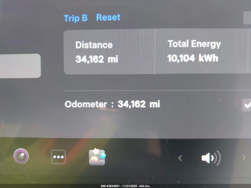 2023 Tesla Model Y Awd/Long Range Dual Motor All-Wheel Drive VIN: 7SAYGAEE6PF881441 Lot: 43634891