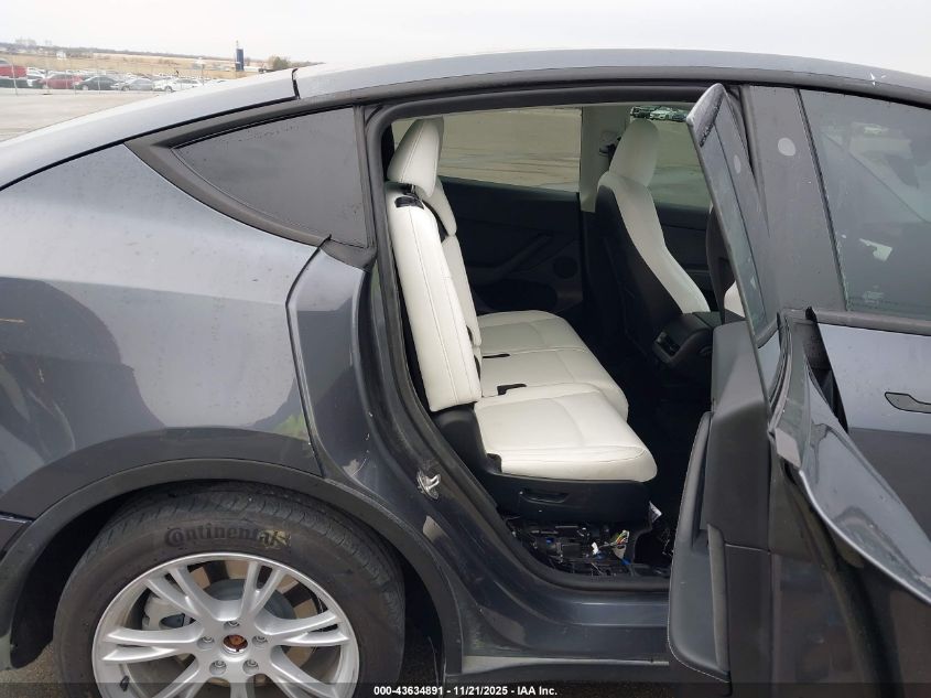 2023 Tesla Model Y Awd/Long Range Dual Motor All-Wheel Drive VIN: 7SAYGAEE6PF881441 Lot: 43634891