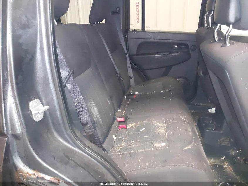 1J4PN2GKXBW593041 2011 JEEP LIBERTY (NORTH AMERICA) photo no. 8