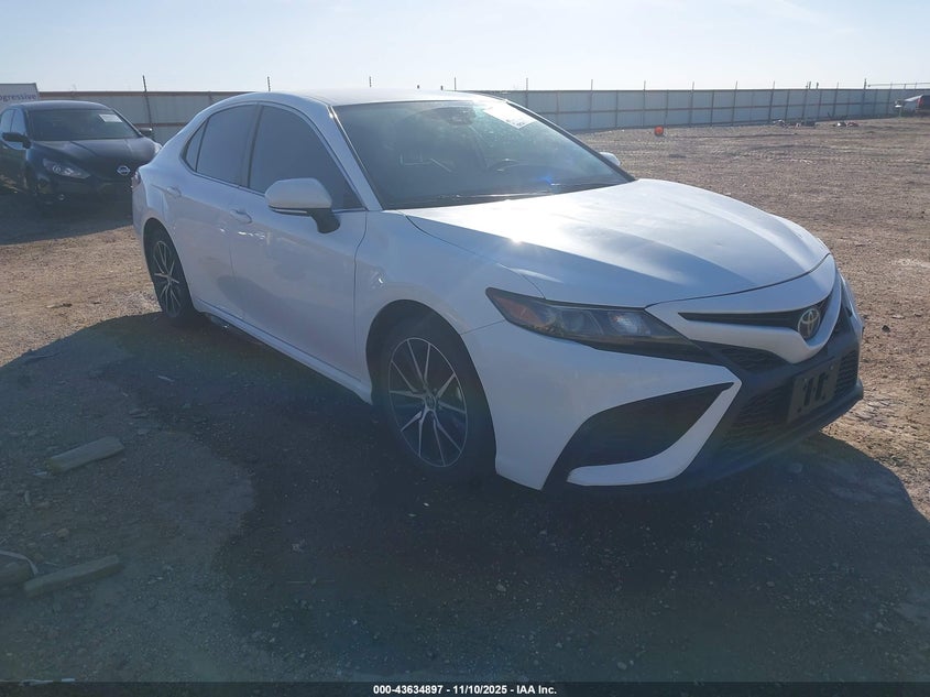 TOYOTA CAMRY SE