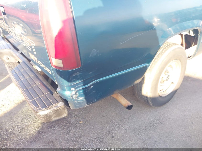 1996 Chevrolet Gmt-400 C1500 VIN: 1GCEC14W3TZ123227 Lot: 43634970