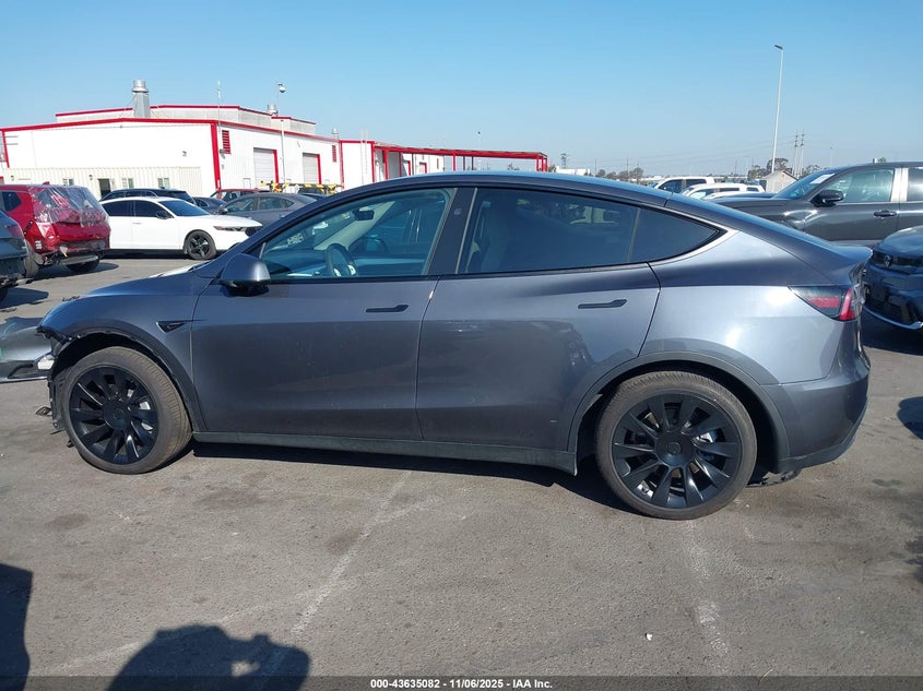 2023 Tesla Model Y Rwd VIN: 7SAYGDED8PF966998 Lot: 43635082