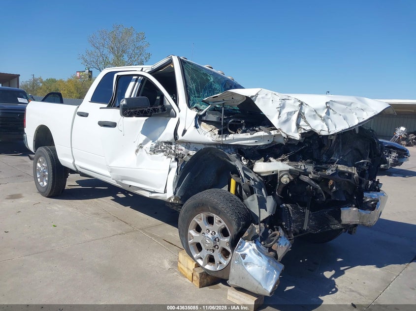 RAM 2500 TRADESMAN 4X4 6 4 BOX