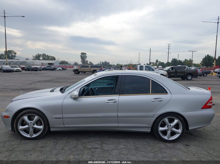 2004 Mercedes-Benz C 230 Kompressor Sport/Sport VIN: WDBRF40J14A640366 Lot: 43635106