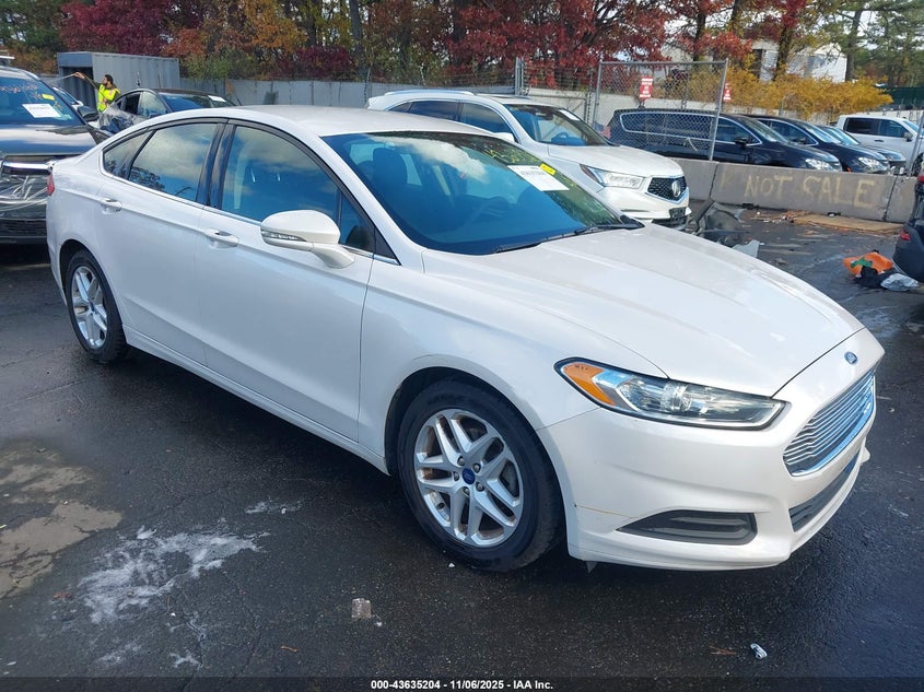 FORD FUSION SE