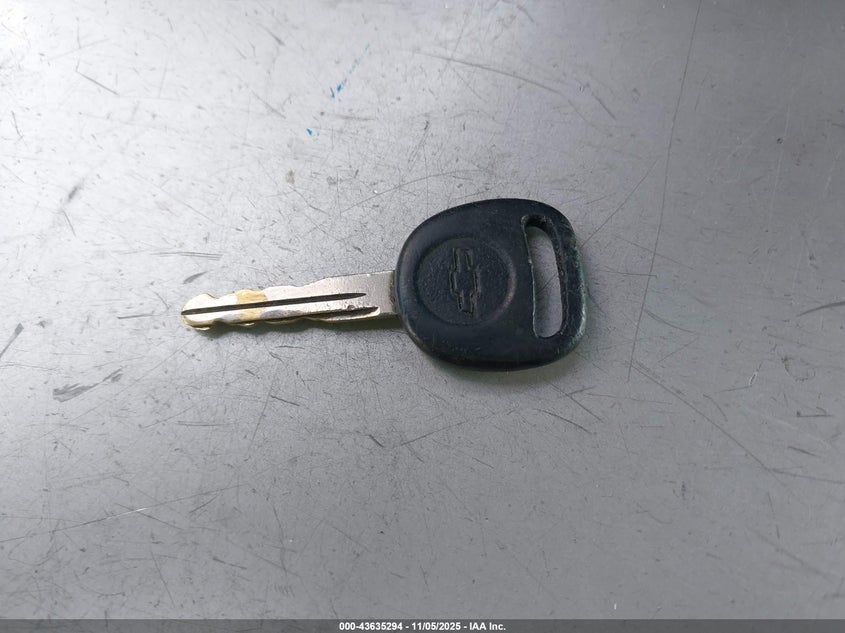 2001 Chevrolet Suburban 1500 Ls VIN: 3GNEC16T91G134806 Lot: 43635294