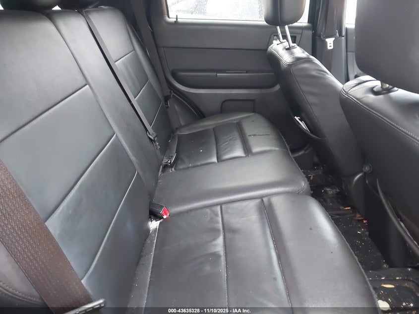 2011 FORD ESCAPE auction photo 8