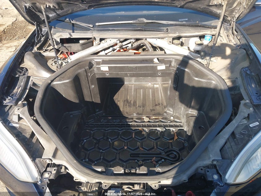 2015 Tesla Model S 60/70/85 VIN: 5YJSA1S1XFFP77006 Lot: 43635423