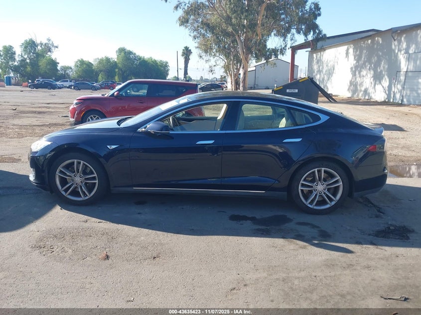 2015 Tesla Model S 60/70/85 VIN: 5YJSA1S1XFFP77006 Lot: 43635423