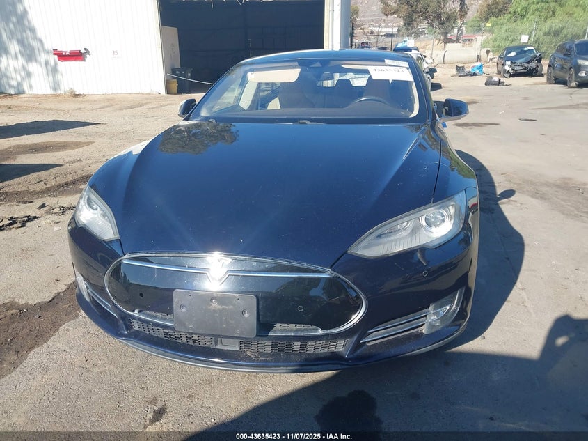 2015 Tesla Model S 60/70/85 VIN: 5YJSA1S1XFFP77006 Lot: 43635423