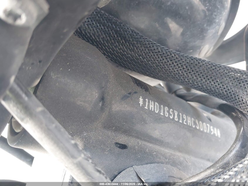 2017 Harley-Davidson Fxdls VIN: 1HD1GS812HC300754 Lot: 43635444