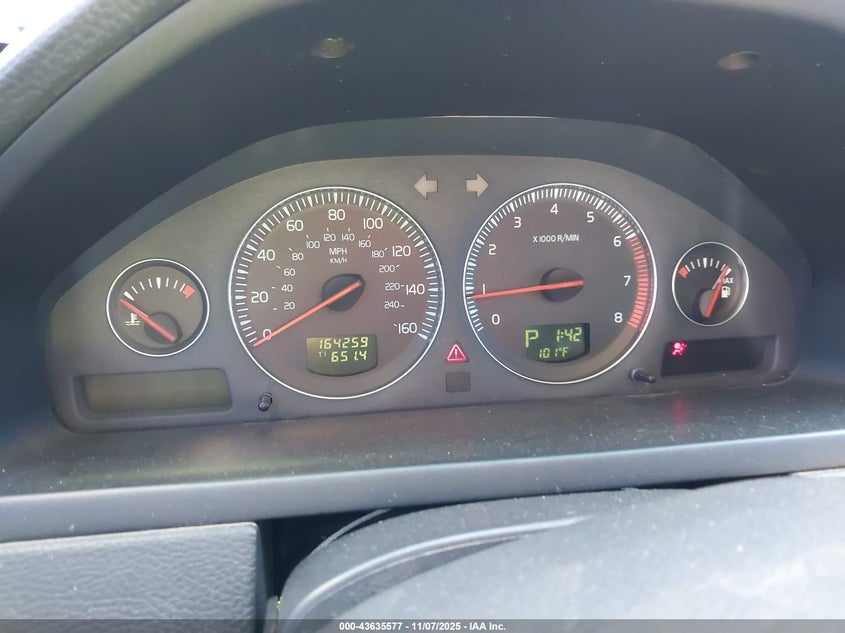 2004 Volvo Xc90 2.5T Awd VIN: YV1CZ59H041045135 Lot: 43635577