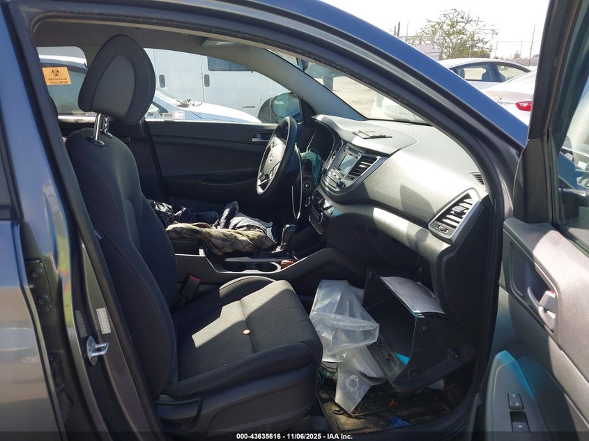 2017 Hyundai Tucson Se VIN: KM8J33A44HU575748 Lot: 43635616