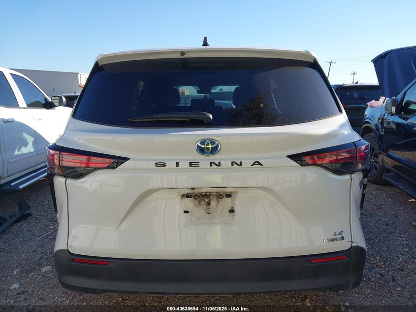 2021 TOYOTA SIENNA LE 5TDKRKEC8MS070152