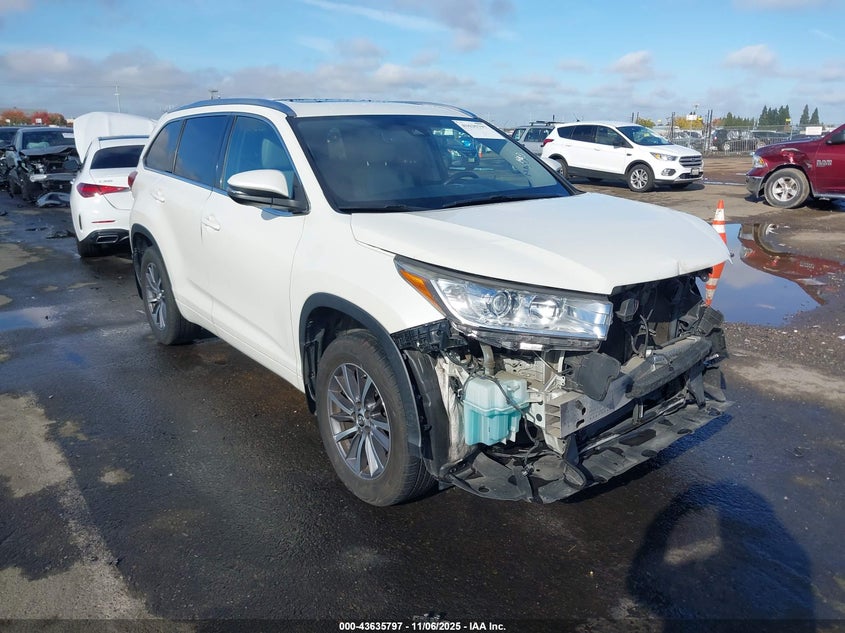 TOYOTA HIGHLANDER XLE