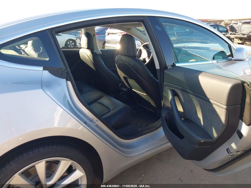 2018 Tesla Model 3 VIN: 5YJ3E1EA7JF038401 Lot: 43635801