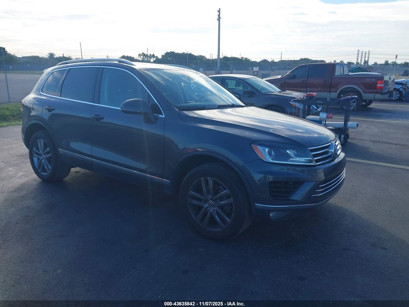 VOLKSWAGEN TOUAREG V6 LUX