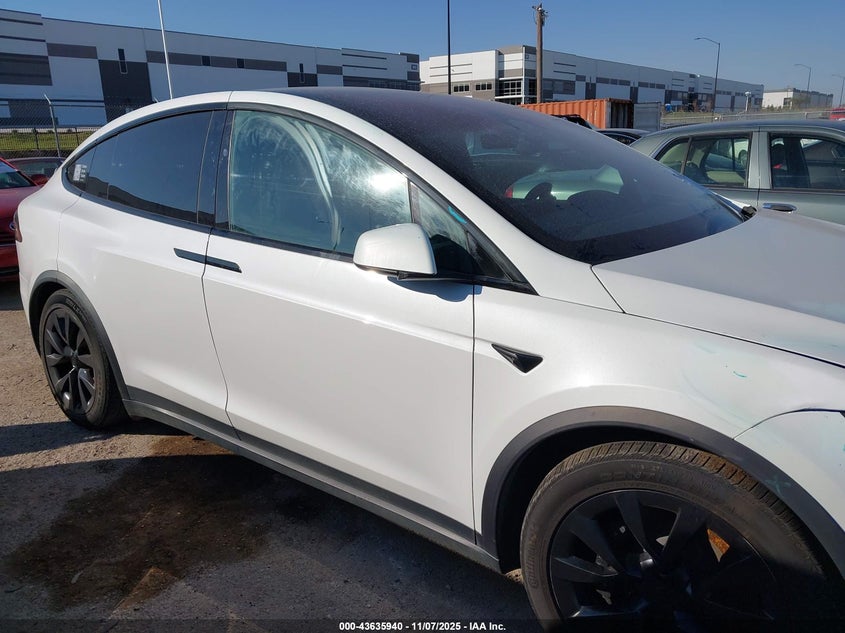 2022 Tesla Model X Dual Motor All-Wheel Drive VIN: 7SAXCAE50NF356993 Lot: 43635940