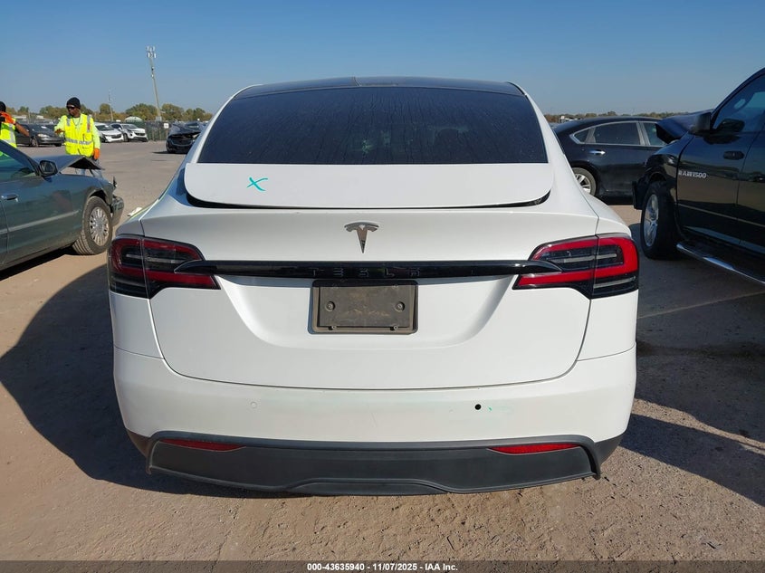 2022 Tesla Model X Dual Motor All-Wheel Drive VIN: 7SAXCAE50NF356993 Lot: 43635940