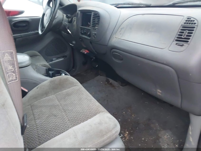 1FTRX07L81KA61847 2001 FORD F-150 photo no. 5