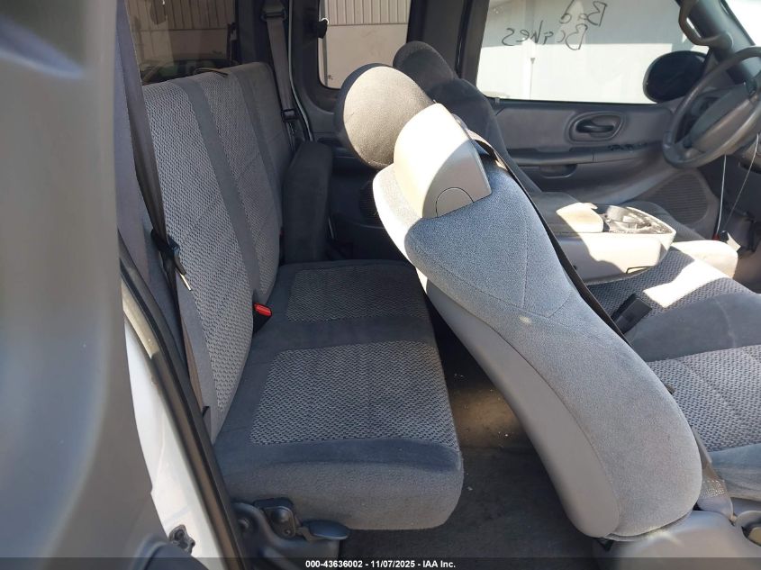 2001 Ford F-150 Lariat/Xl/Xlt VIN: 1FTRX18L21NB92694 Lot: 43636002