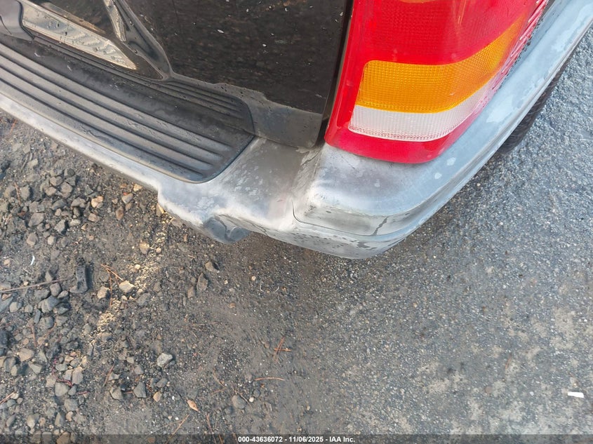 2002 Jeep Grand Cherokee Laredo VIN: 1J4GW48S12C139821 Lot: 43636072