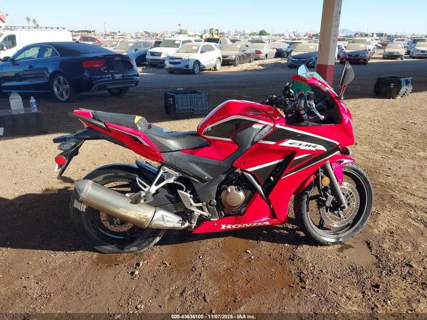 MLHNC5109K5500752 2019 HONDA CBR photo no. 11