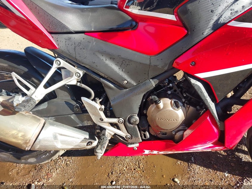 MLHNC5109K5500752 2019 HONDA CBR photo no. 8