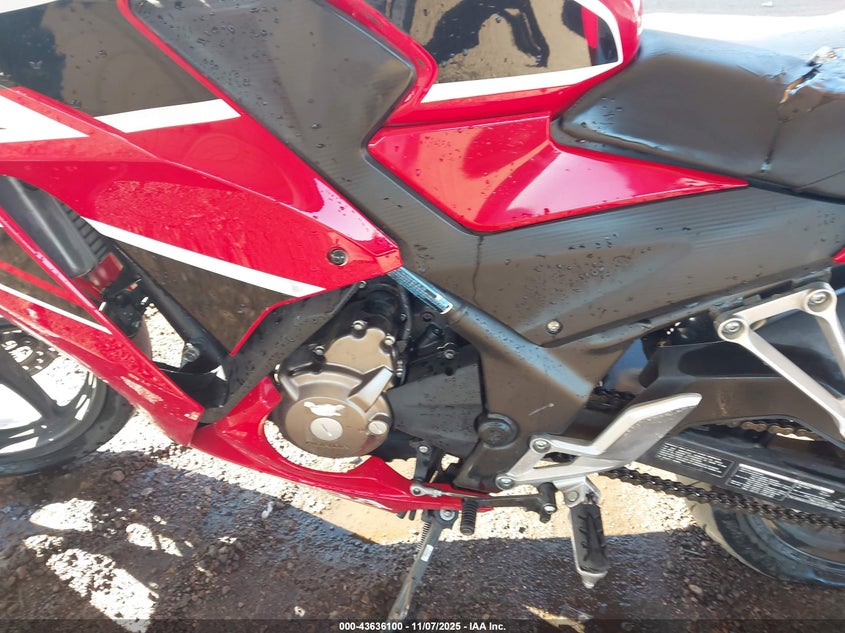 MLHNC5109K5500752 2019 HONDA CBR photo no. 9