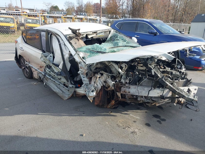 NISSAN ALTIMA SV FWD