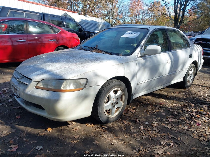 1HGCG1655YA030975 2000 HONDA ACCORD photo no. 2