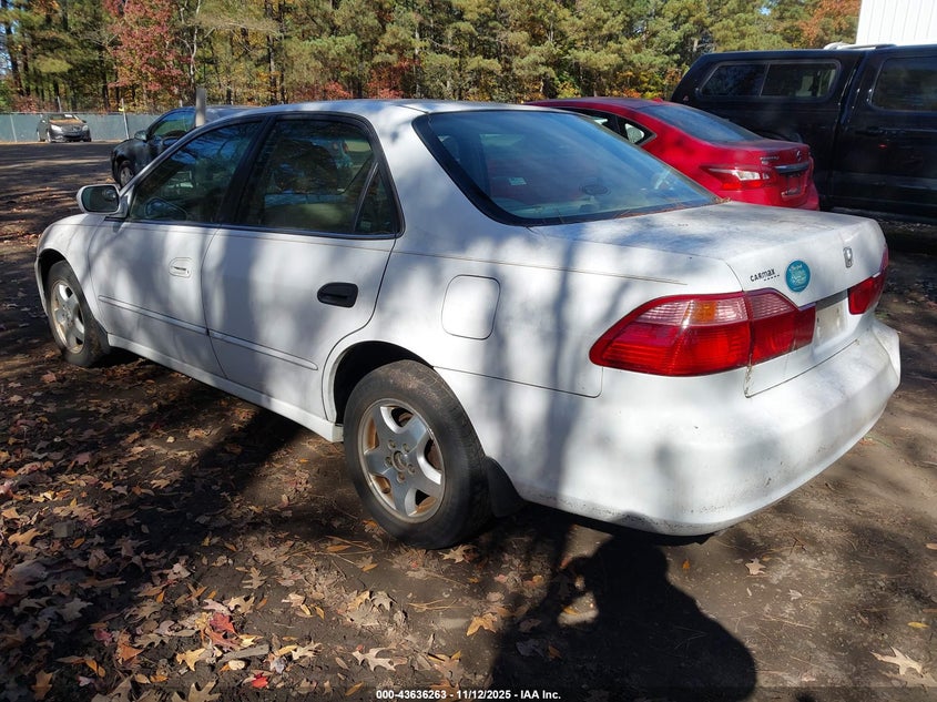 1HGCG1655YA030975 2000 HONDA ACCORD photo no. 3