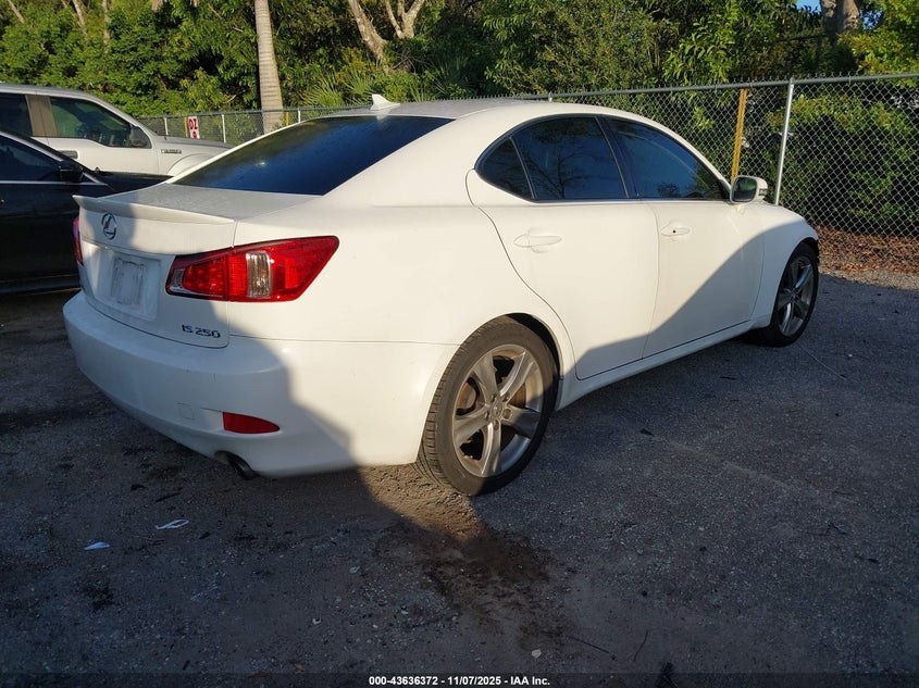 JTHBF5C29C5183812 2012 LEXUS IS photo no. 4