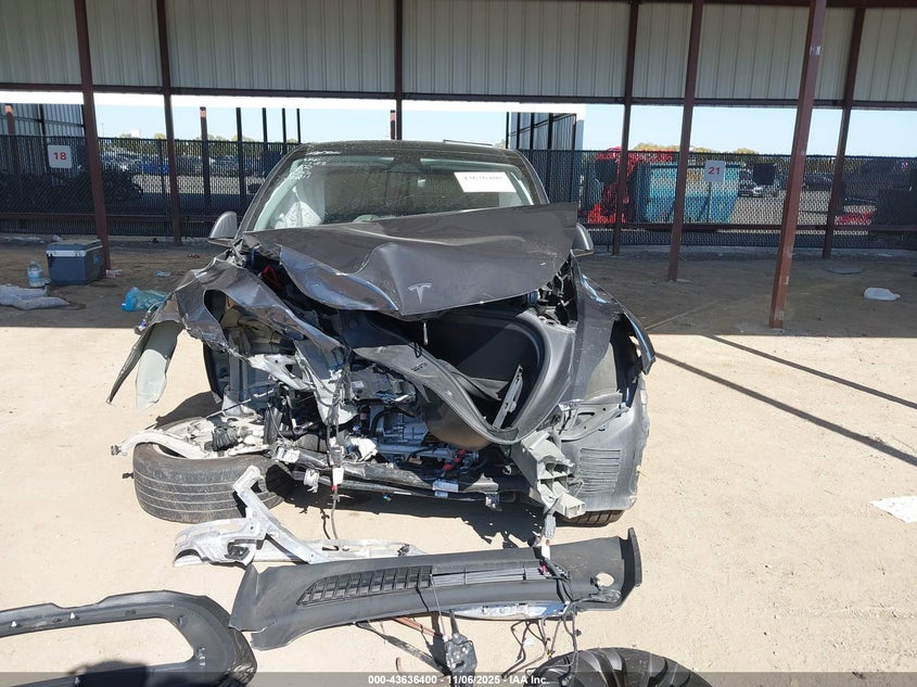 2023 Tesla Model Y Awd/Long Range Dual Motor All-Wheel Drive VIN: 7SAYGDEE2PA208211 Lot: 43636400