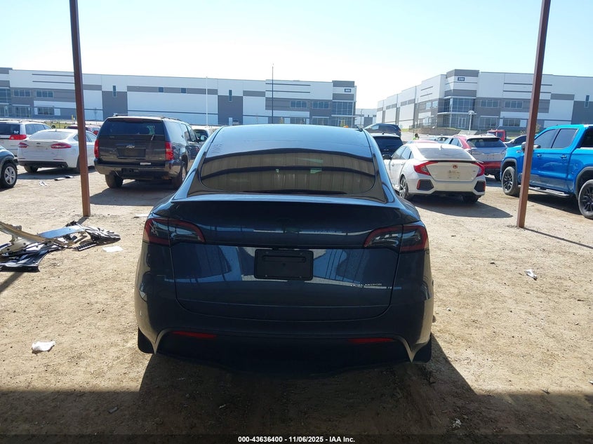 2023 Tesla Model Y Awd/Long Range Dual Motor All-Wheel Drive VIN: 7SAYGDEE2PA208211 Lot: 43636400