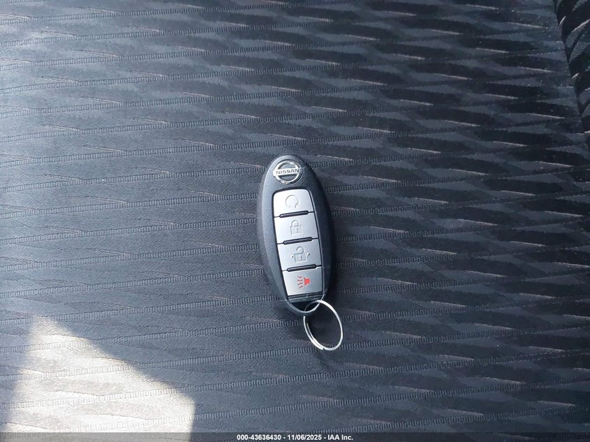 2017 NISSAN ROGUE SV - KNMAT2MV5HP615952