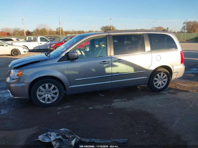 2013 Chrysler Town & Country Touring VIN: 2C4RC1BG5DR647519 Lot: 43636460