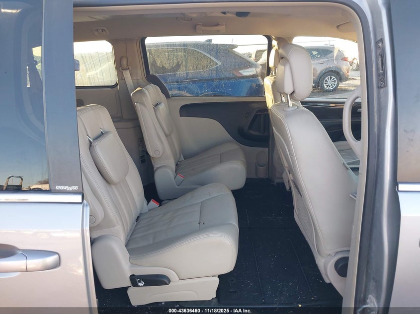 2013 Chrysler Town & Country Touring VIN: 2C4RC1BG5DR647519 Lot: 43636460