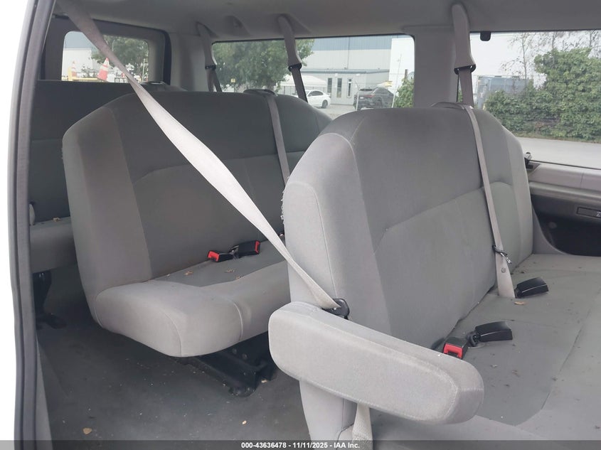 2009 Ford E-350 Super Duty Xl/Xlt VIN: 1FBNE31L69DA74759 Lot: 43636478