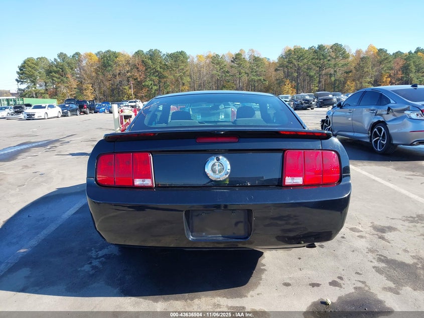 2007 Ford Mustang V6 Deluxe/V6 Premium VIN: 1ZVFT80N375273620 Lot: 43636504